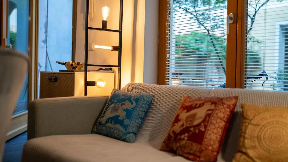 Tatil Evi Boxi Jungle House - Unique In Friedrichshain - 3Br Berlin