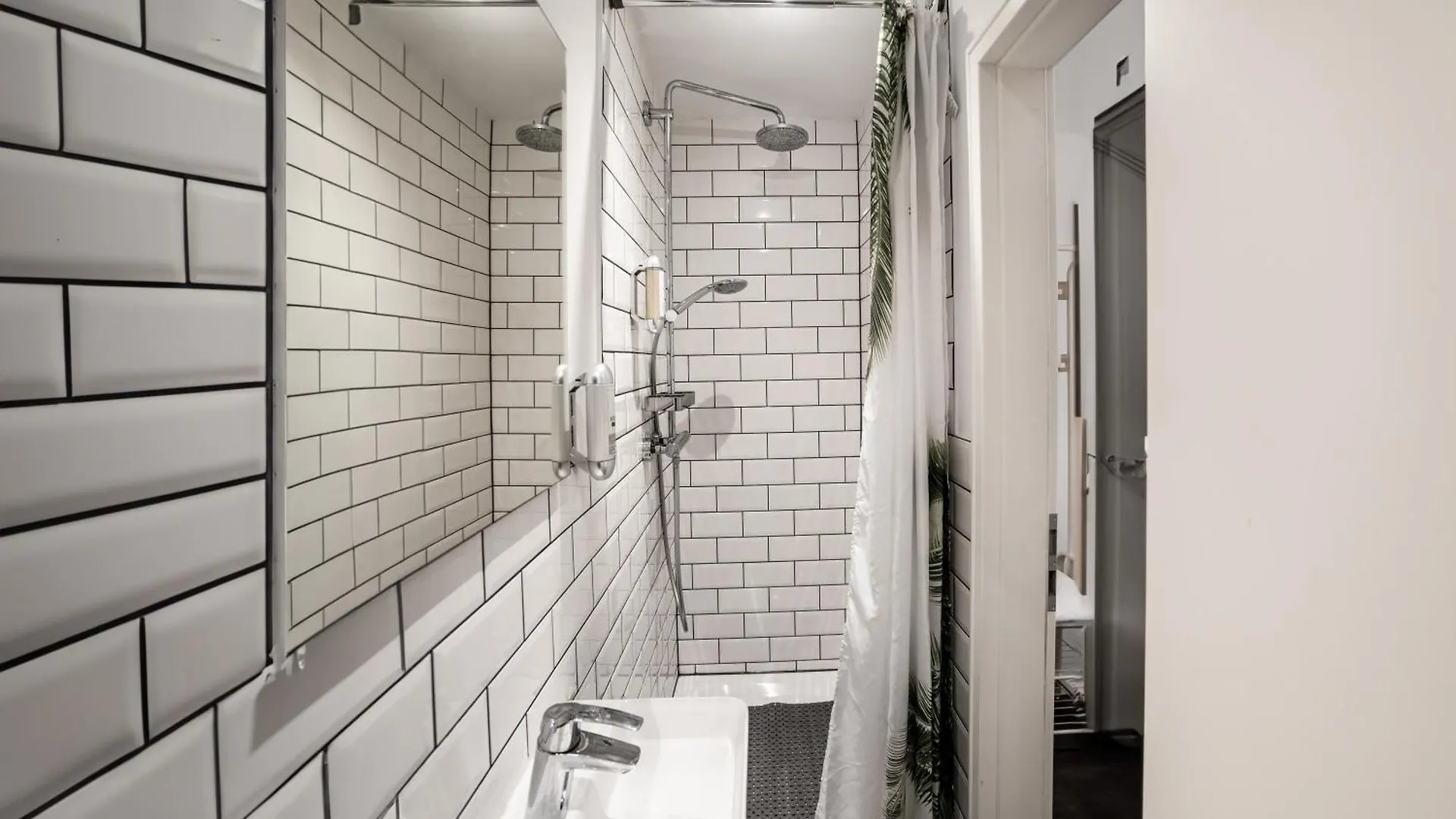 Tatil Evi Boxi Jungle House - Unique In Friedrichshain - 3Br Berlin